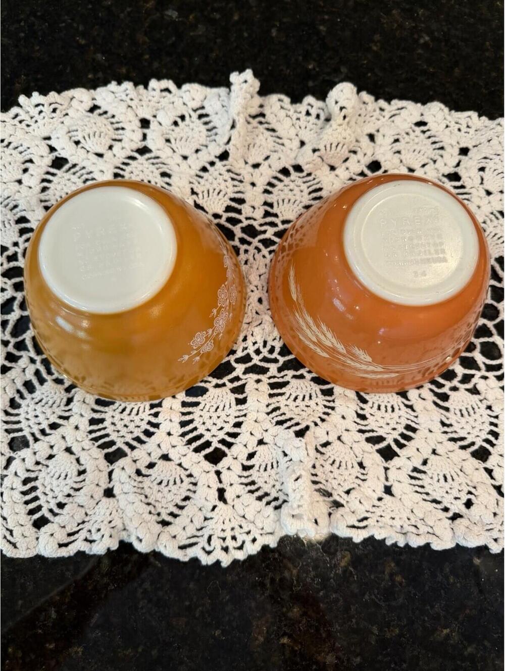 Set Of 2 Pyrex Autumn Harvest Bowls 4013 Cups Orange - Picture 6 of 11
